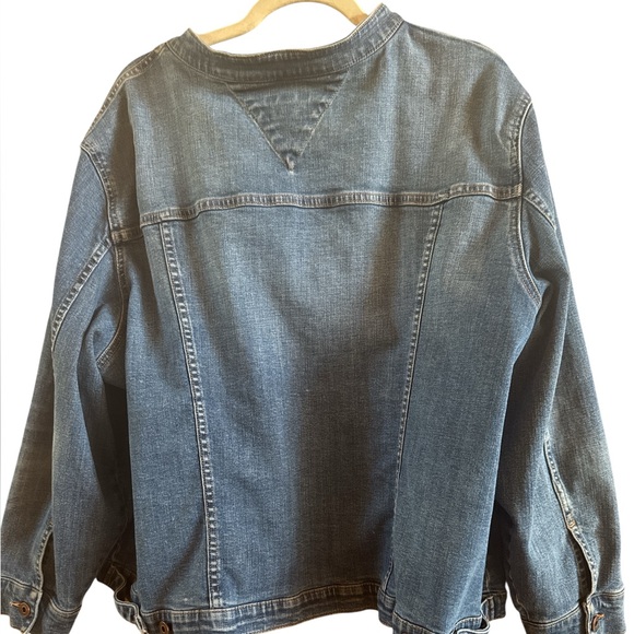 Tommy Hilfiger Women’s Sz 2X Medium Wash Denim Jacket Band Collar Metal Buttons - Picture 7 of 15